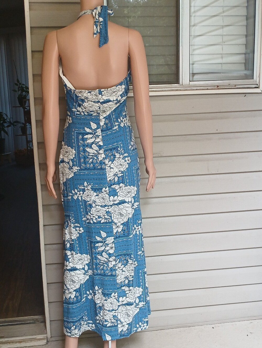 Studio F Blue Floral Halter Maxi Dress Sz 6 Spandex Preowed - Picture 3 of 11